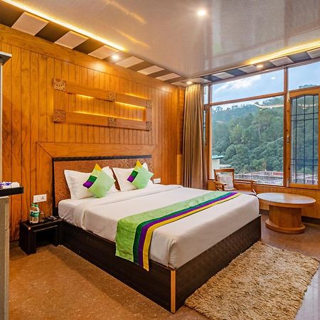 Hotel Treebo Srishti Vaikunth With Mountain View Shimla Esterno foto