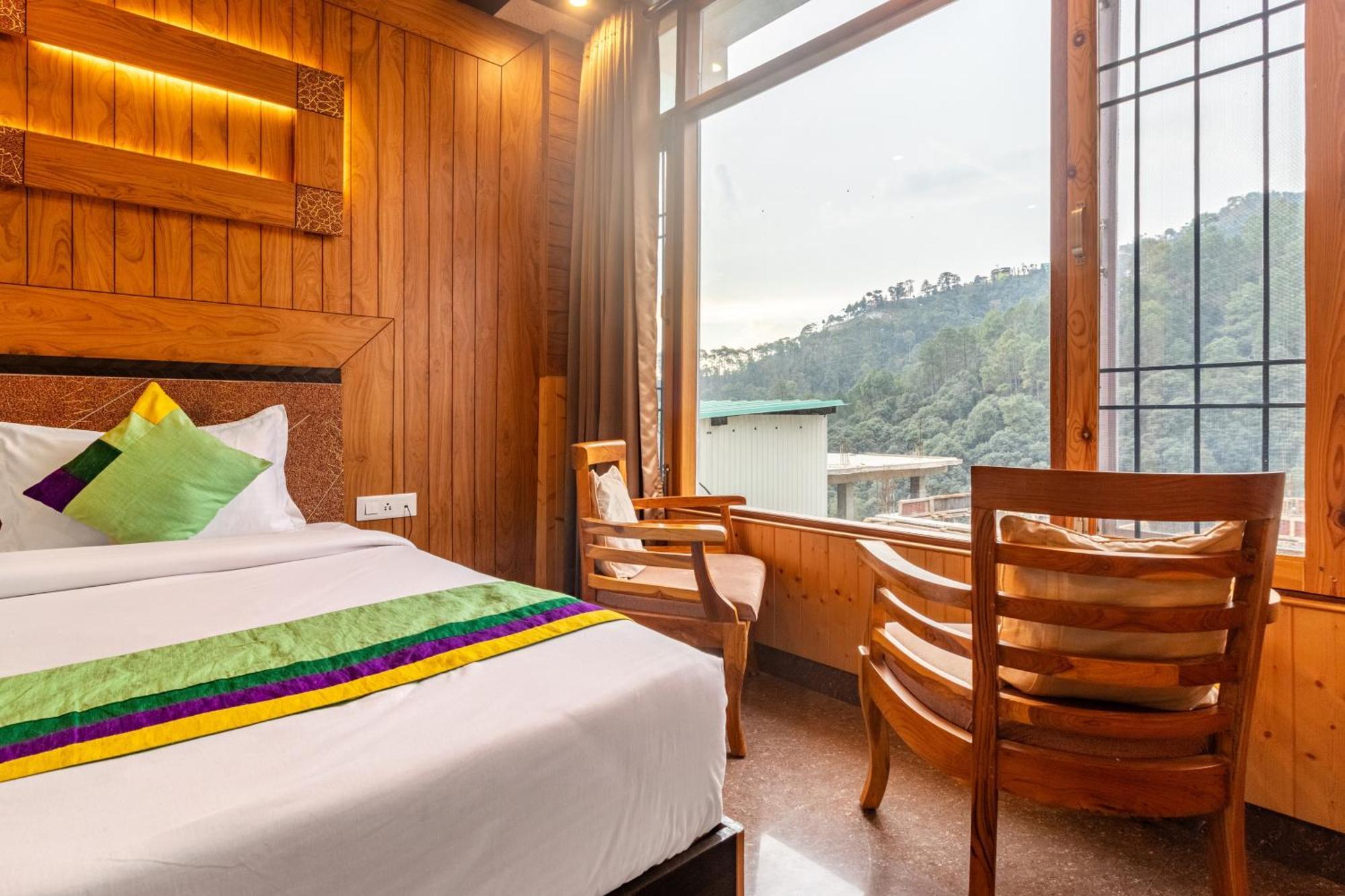 Hotel Treebo Srishti Vaikunth With Mountain View Shimla Esterno foto