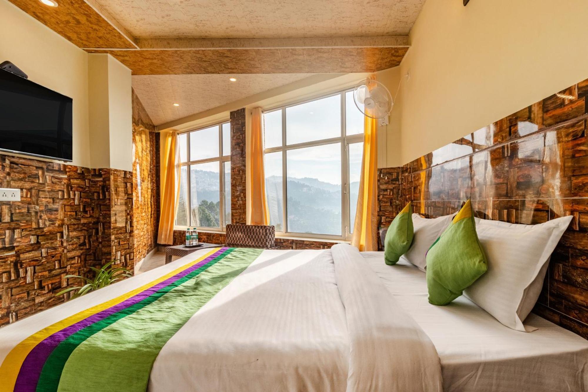 Hotel Treebo Srishti Vaikunth With Mountain View Shimla Esterno foto