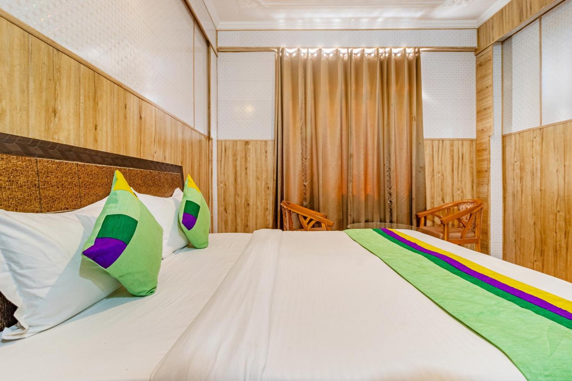 Hotel Treebo Srishti Vaikunth With Mountain View Shimla Esterno foto